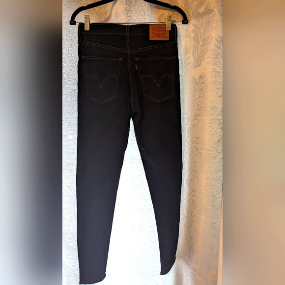 Levi's Jeans, size 28 - Picture 2 of 3